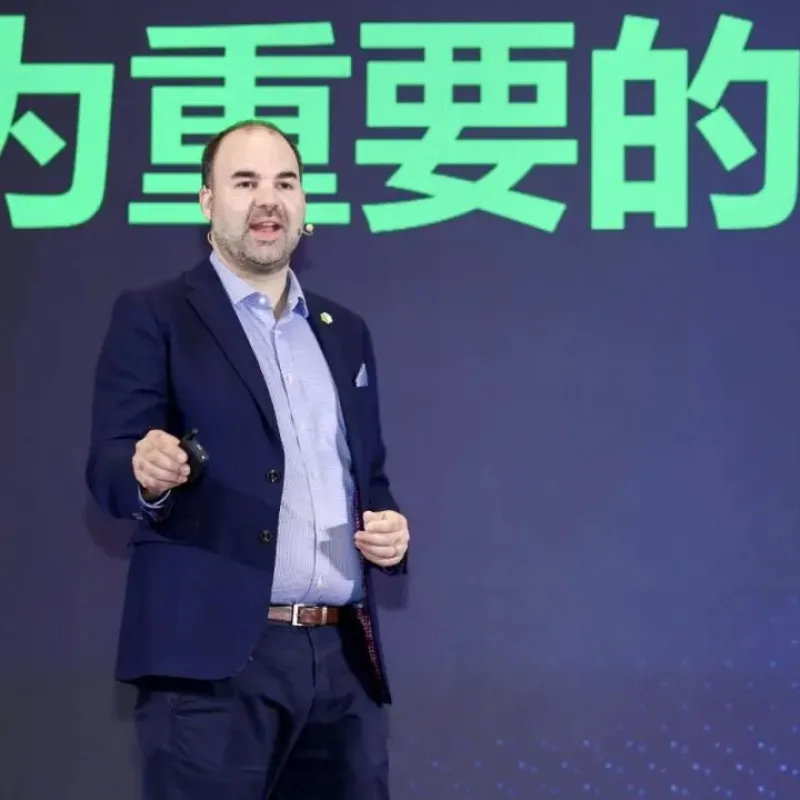 PTC全球市场营销高级副总裁Tom Bianchi分享PTC智能产品生命周期战略