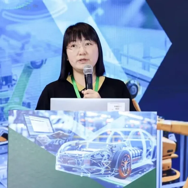PTC汽车行业业务拓展经理段立华女士分享软件合规开发
